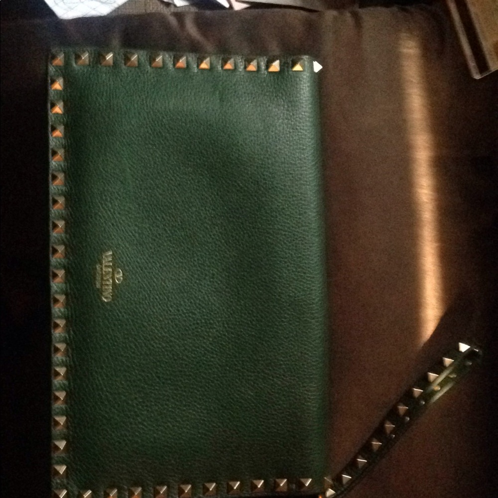 Valentino green leather clutch w rock studded - Picture 4 of 5